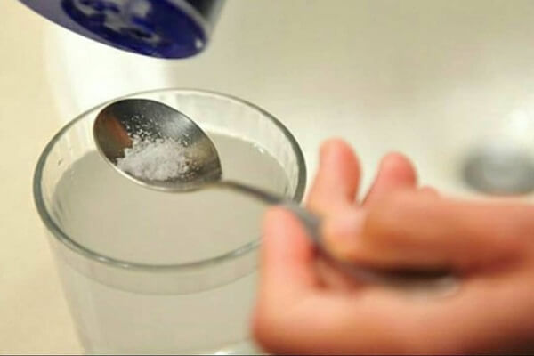 Rửa mặt bằng nước muối sinh lý có gây hại hay không?