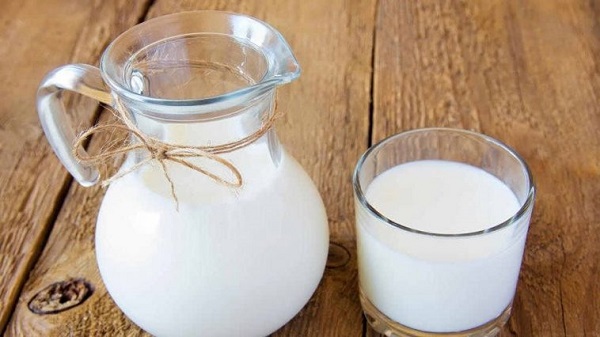 Thông thường thì mọi người thường uống sữa tươi có đường và dường như ít ai uống sữa tươi không đường.